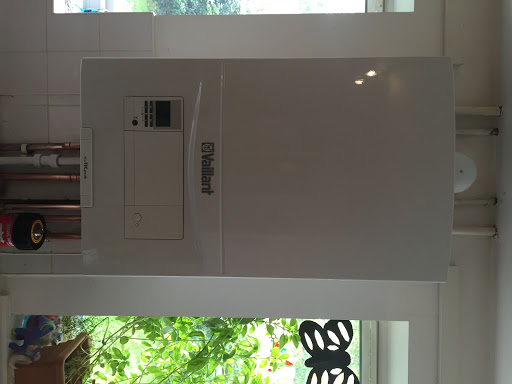 Straight combi swap. Removed the dreaded Ideal Isar for a Vaillant pro28. Done in a day and reasonably priced