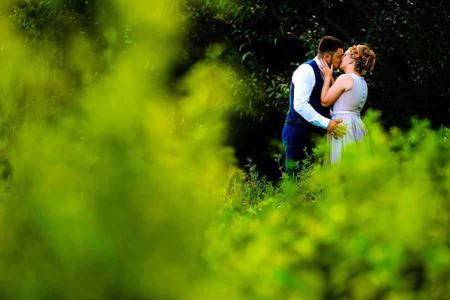 Fotógrafo de casamento Ionut Bogdan Patenschi (ionutbogdanpat). Foto de 17 de agosto 2018