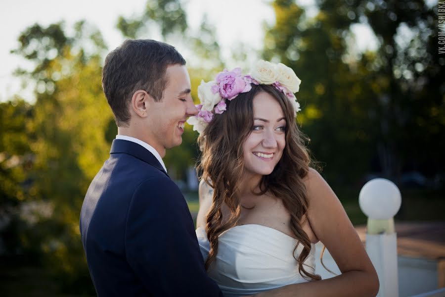 ช่างภาพงานแต่งงาน Artem Arustamov (oshi) ภาพเมื่อ 2 กรกฎาคม 2014