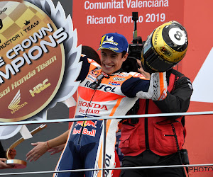 Marc Marquez wint ook laatste manche van MotoGP-seizoen in eigen land