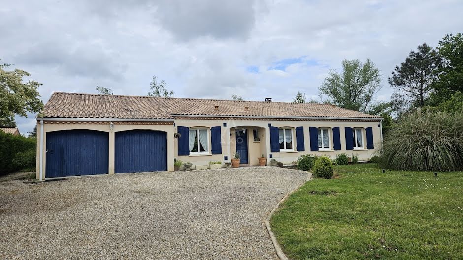 Vente maison 6 pièces 154 m² à Saint-Genès-de-Fronsac (33240), 345 000 €