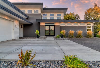 House with pool and garden 2