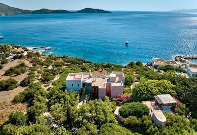 Villa with pool and garden 5