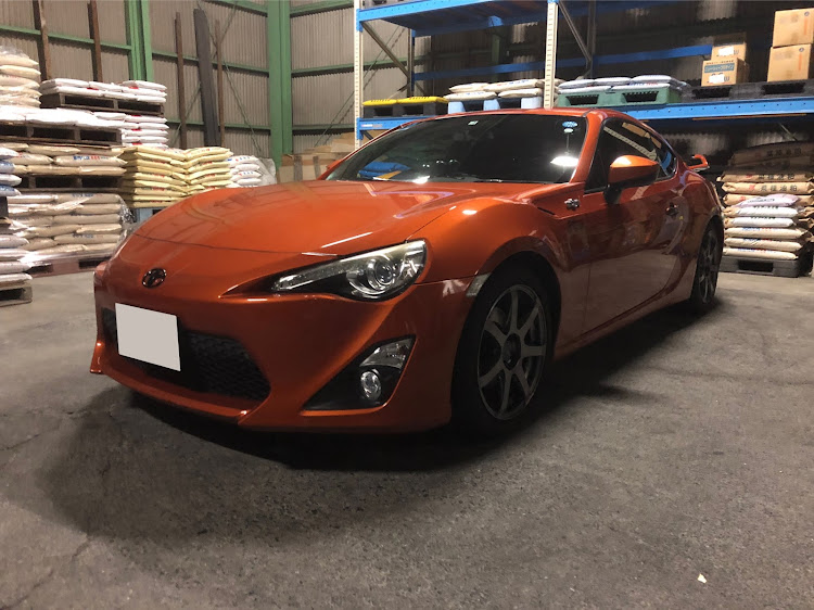 86のBRZ・ドライブ・車高短・ツライチ・レッドメモリーに関するカスタム事例の投稿画像1枚目