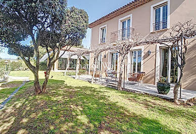 Villa with pool and terrace 3