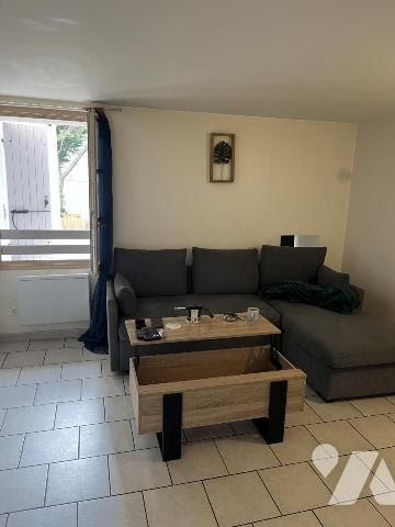 Location  maison 2 pièces 52.73 m² à Pierrelatte (26700), 550 €