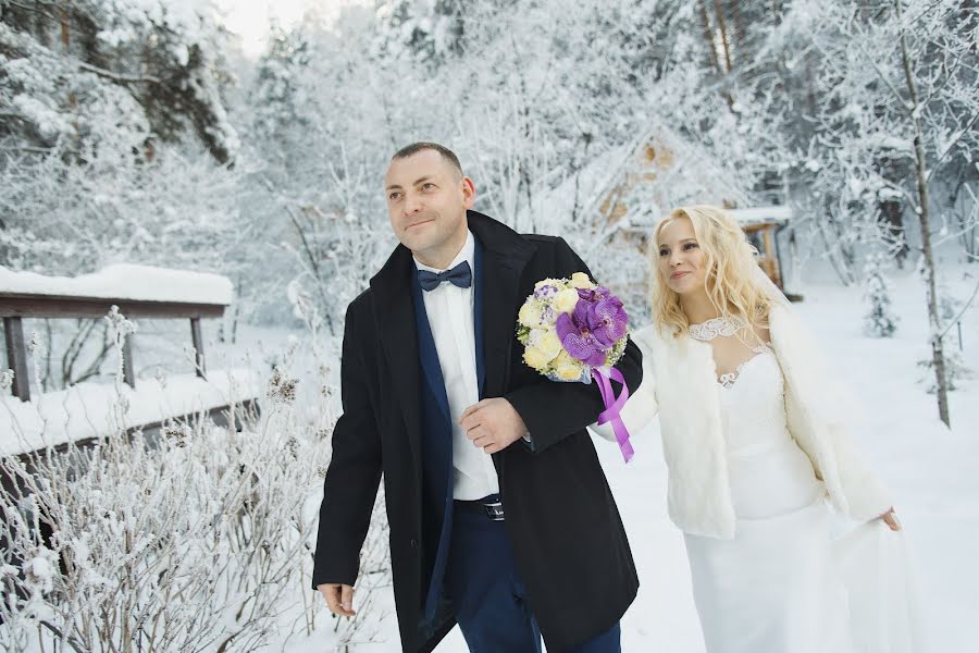 Fotógrafo de casamento Konstantin Denisov (kosphoto). Foto de 30 de dezembro 2015