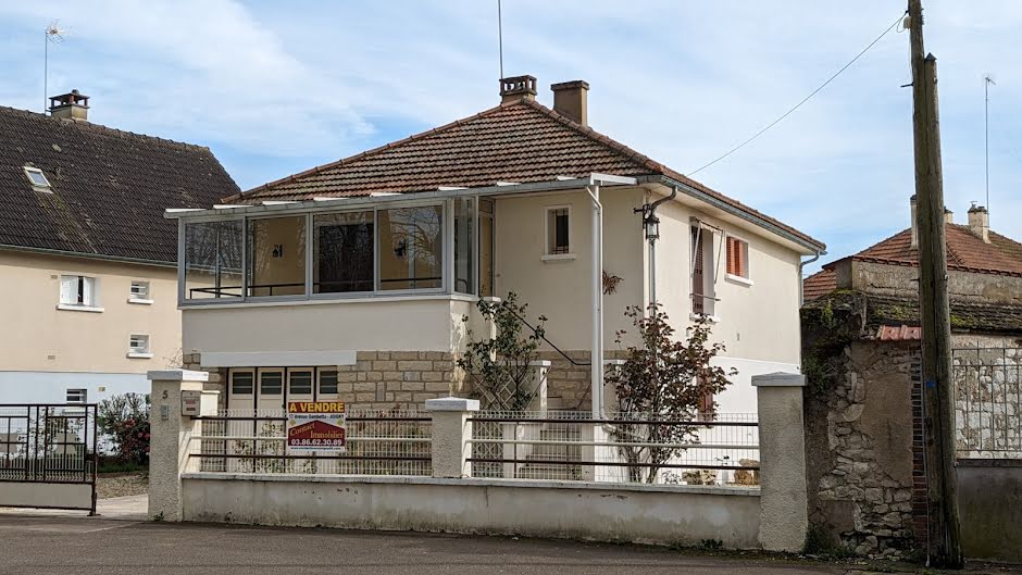 Vente maison 4 pièces 81 m² à Joigny (89300), 127 500 €