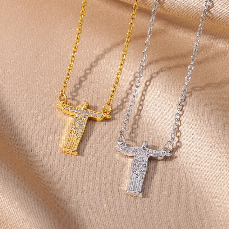 Eenvoudige retro micro-ingelegde zirkonia kruis hanger ketting, een stijlvol accessoire voor elke outfit.