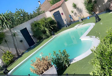 Maison avec piscine et terrasse 10