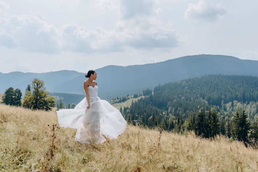 Fotógrafo de casamento Lyudmila Skrinskaya (lyudmilaskr). Foto de 11 de março