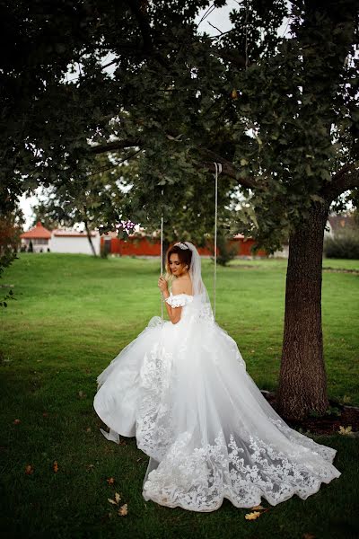 Fotografo di matrimoni Yuliya Storozhinska (id31957517). Foto del 29 settembre 2017