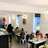 R9 Café 蜜糖吐司、鬆餅專賣店