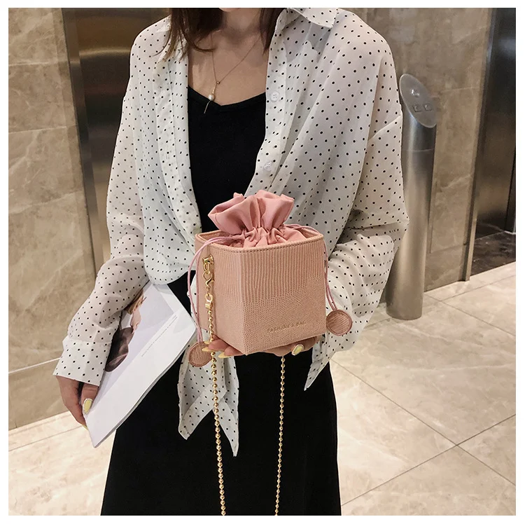 Nieuwe emmertas voor vrouwen. Perfect voor de borstkolf en accessoires. Stijlvol, praktisch en ideaal voor onderweg.