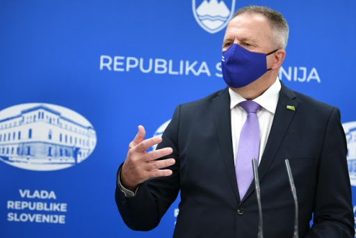 Slovenija: 2.139 novozaraženih, 38 umrlih, sporenje oko mera