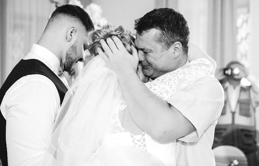 Fotografo di matrimoni Olga Ostrovskaya (ostrovmedia). Foto del 8 agosto 2019