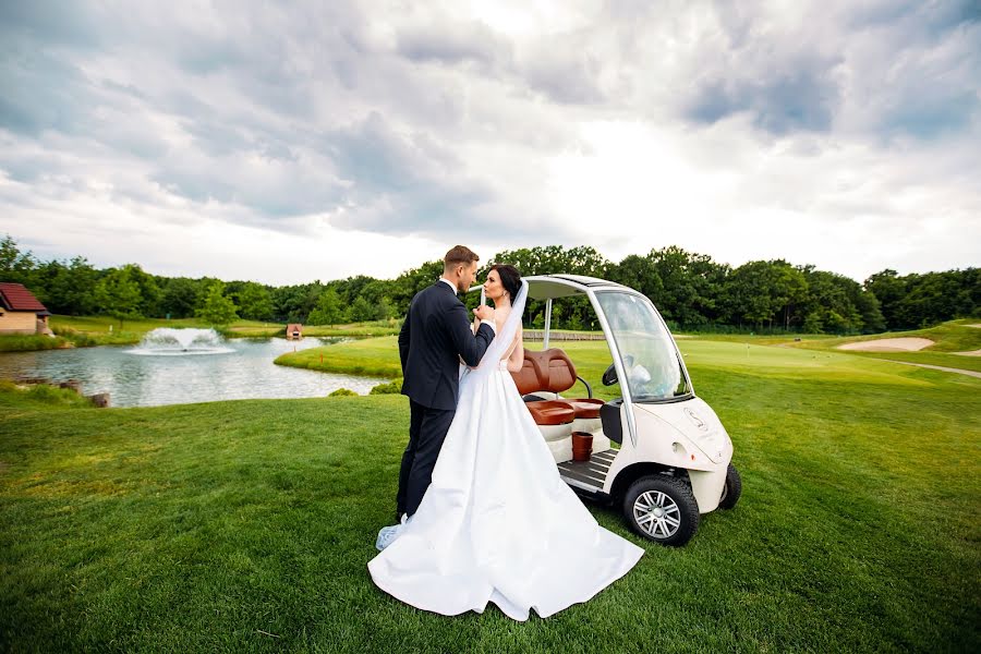 Wedding photographer Alena Maksimchuk (alenmax). Photo of 21 August 2017