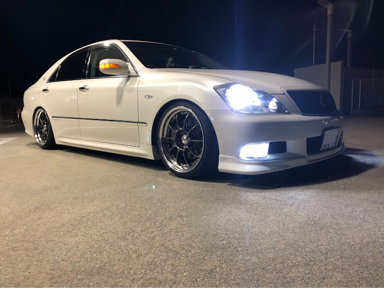 クラウンアスリートのドライブ・ガソリンスタンド・こんな車でよかったらいいねお願いします・いいねをフォローでお返しします！に関するカスタム事例の投稿画像1枚目