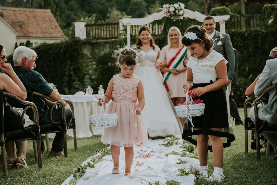 Fotografer pernikahan Balázs Ments (mentsbalazs). Foto tanggal 2 Juli 2021