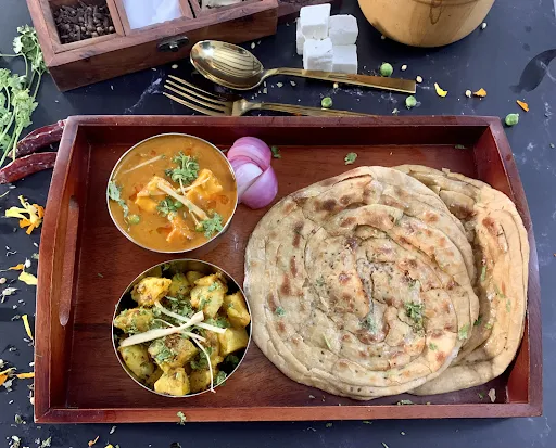 Kadhai Paneer With Mix Veg And 2 Paratha