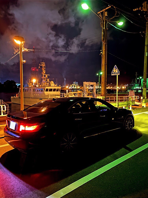 LSのLS460・大分・闇の帝王・fcl.に関するカスタム事例の投稿画像1枚目