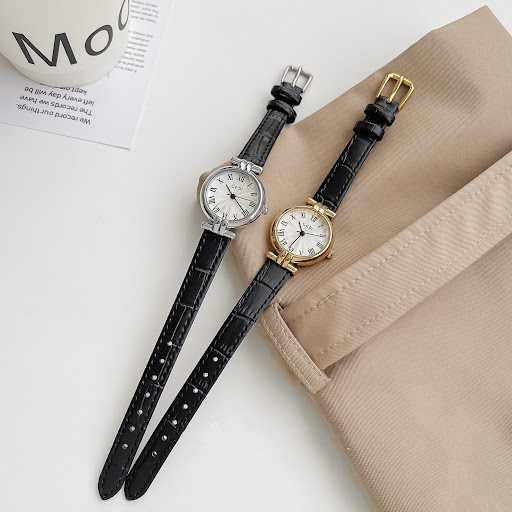 Title 2, Womens Simple Retro Minority Watch
