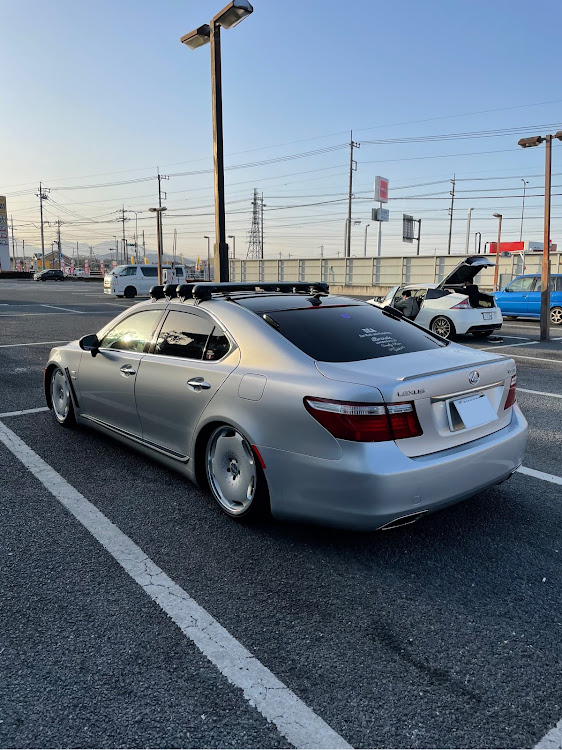 LSのLS・ルーフキャリア・フェアリング・シリコン洗車に関するカスタム事例の投稿画像1枚目