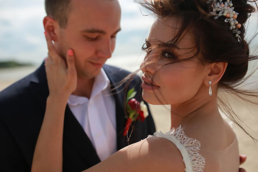 Fotógrafo de casamento Kseniya Tkachenko (fotovnsk). Foto de 3 de maio 2019