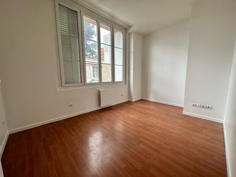 Location  appartement 4 pièces 65 m² à Sully-sur-Loire (45600), 570 €