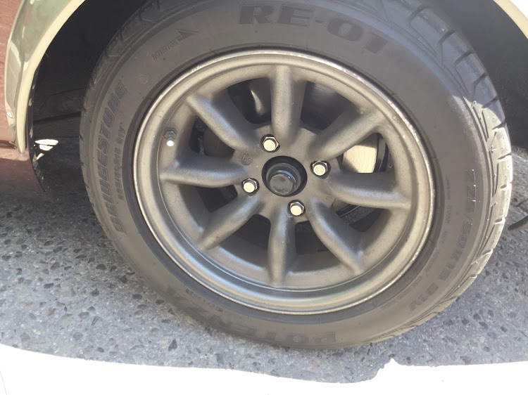 サンゴーマルさんが投稿した旧車・ホイール・レトロ横丁に関するカスタム事例の投稿画像2枚目