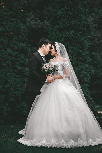 Fotografo di matrimoni Ruslan Rakhmanov (russobish). Foto del 6 aprile 2019