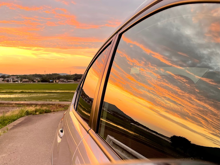 WRX S4の夕焼けコラボ・コンビニ🏪反省会忘れました😅・夕焼けと愛車・ガススタゾロ目に関するカスタム事例の投稿画像11枚目