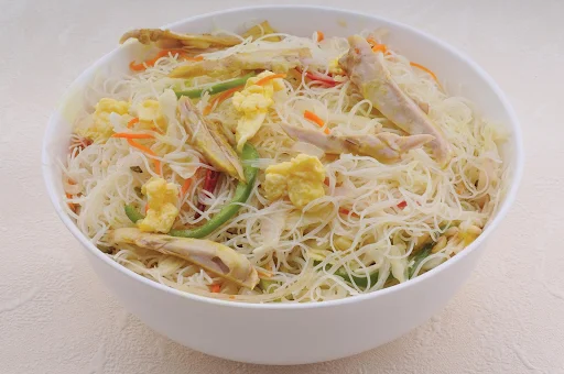 Cantonese Rice Noodles Chicken(Mc)