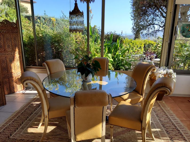 Vente appartement 5 pièces 200 m² à Grasse (06130), 385 000 €