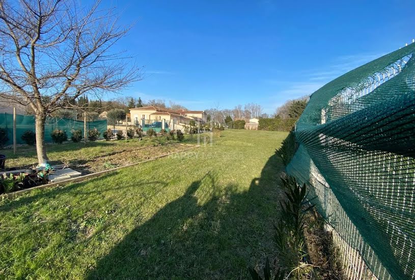  Vente Terrain à bâtir - 715m² à Saint-Étienne-du-Grès (13103) 