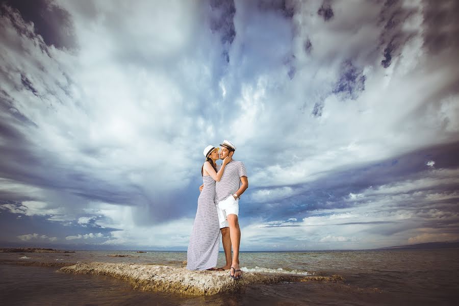 Fotógrafo de casamento Andrey Shestakov (shestakovstudio). Foto de 1 de janeiro 2016