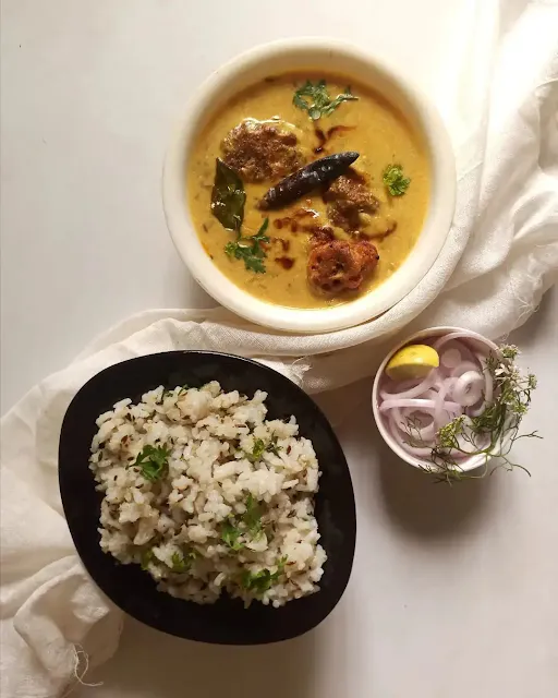 Punjabi Style Kadhi Pakoda With Jeera Rice