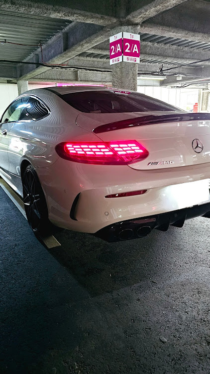 Cクラス クーペの純水洗車機・Mercedes-AMG・メルセデス・ベンツ・C43AMG・AMGに関するカスタム事例の投稿画像2枚目