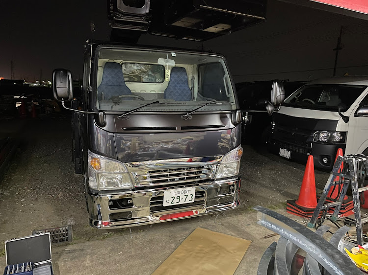 キャンターのオールペン・全塗装・ジェネレーションキャンター・キャンター・高所作業車に関するカスタム事例の投稿画像3枚目
