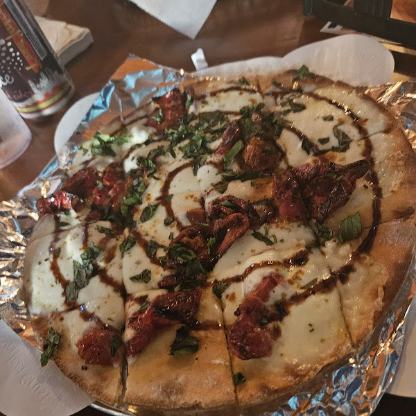 Margarita GF pizza