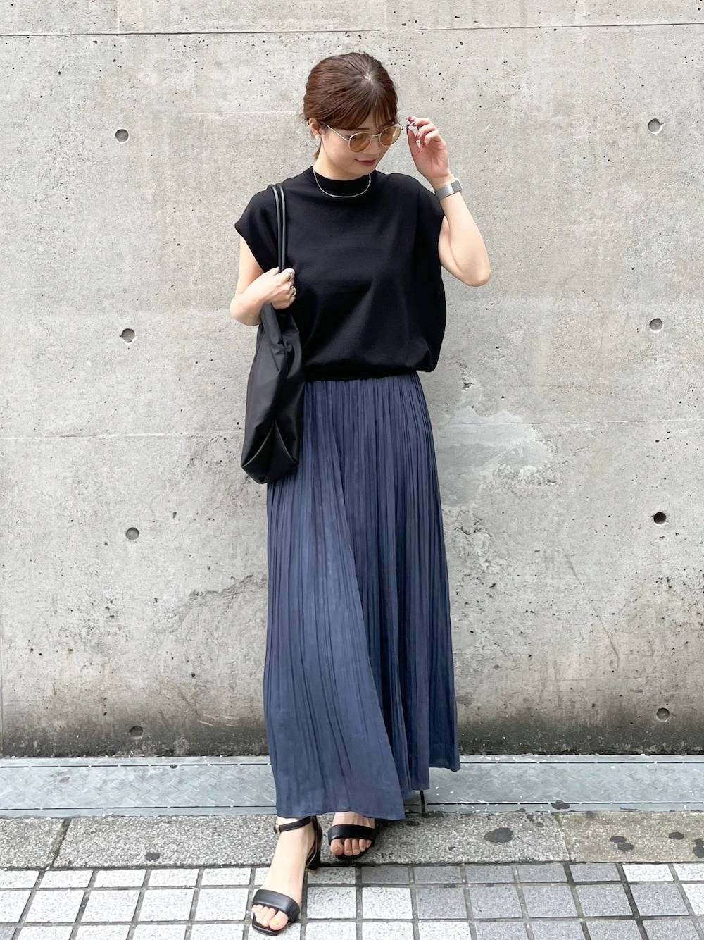 黒トップス でぽっちゃり体型を隠す 最強に細く見える夏コーデ5つ Trill トリル
