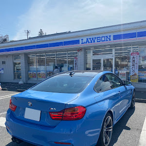 M4 クーペ F82