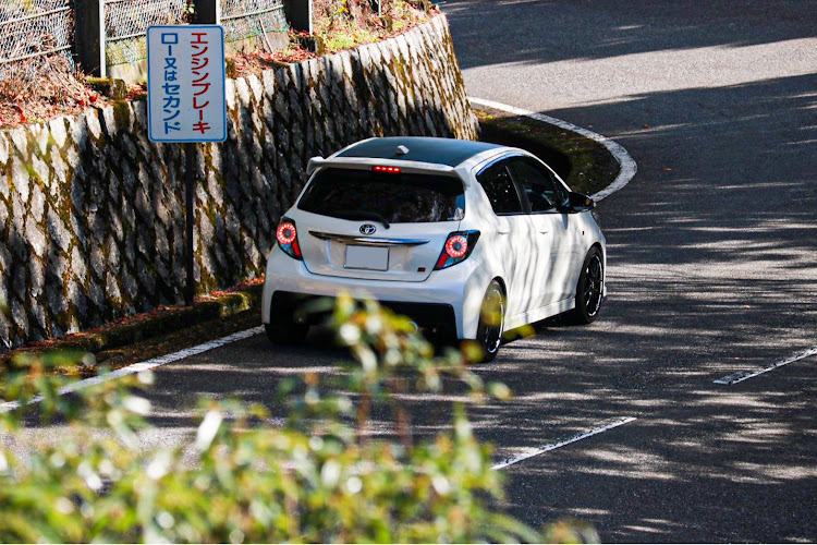 ヴィッツのピックアップ一度でも載ってみたい・比叡山ドライブウェイ・純正ホイールはいいぞ・純正ホイールでもピックアップに関するカスタム事例の投稿画像2枚目