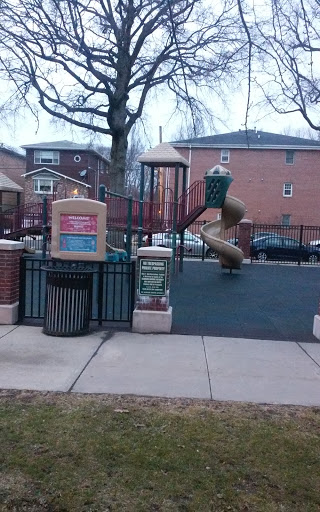 Cross St Playground 