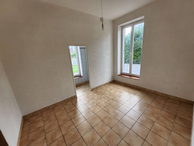 Location  appartement 3 pièces 84.1 m² à Le Mesnil-en-Thelle (60530), 901 €