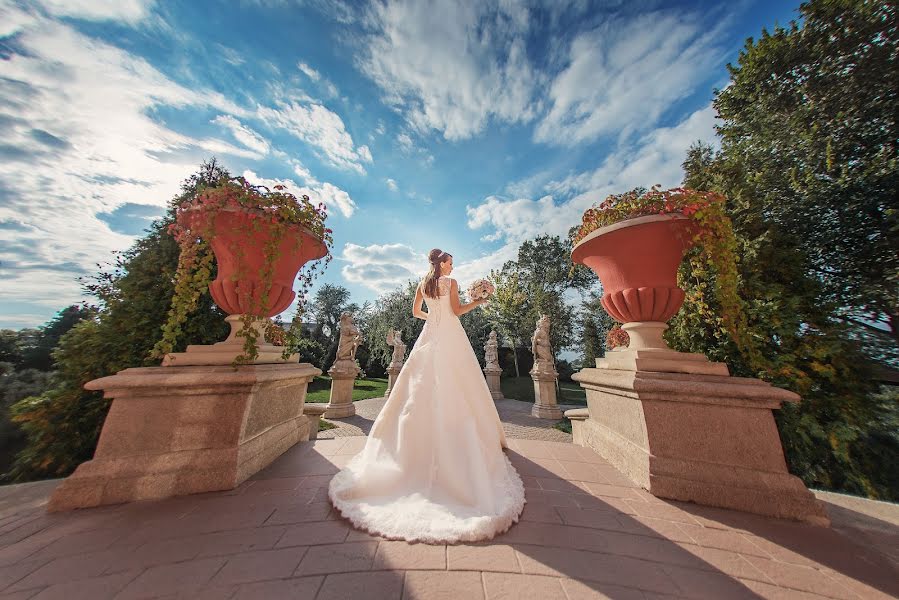 Wedding photographer Oksana Benyaminova (anasko). Photo of 18 September 2015