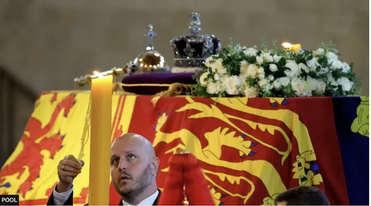 The Queen's coffin will be brought in procession from Westminster Hall to Westminster Abbey