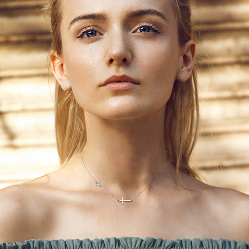 Title 4, Fashion All-match Cross Diamond Necklace. Versa...