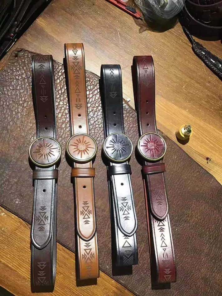Cinto casual retrô masculino em couro bovino de primeira camada, ideal para um visual autêntico e duradouro.