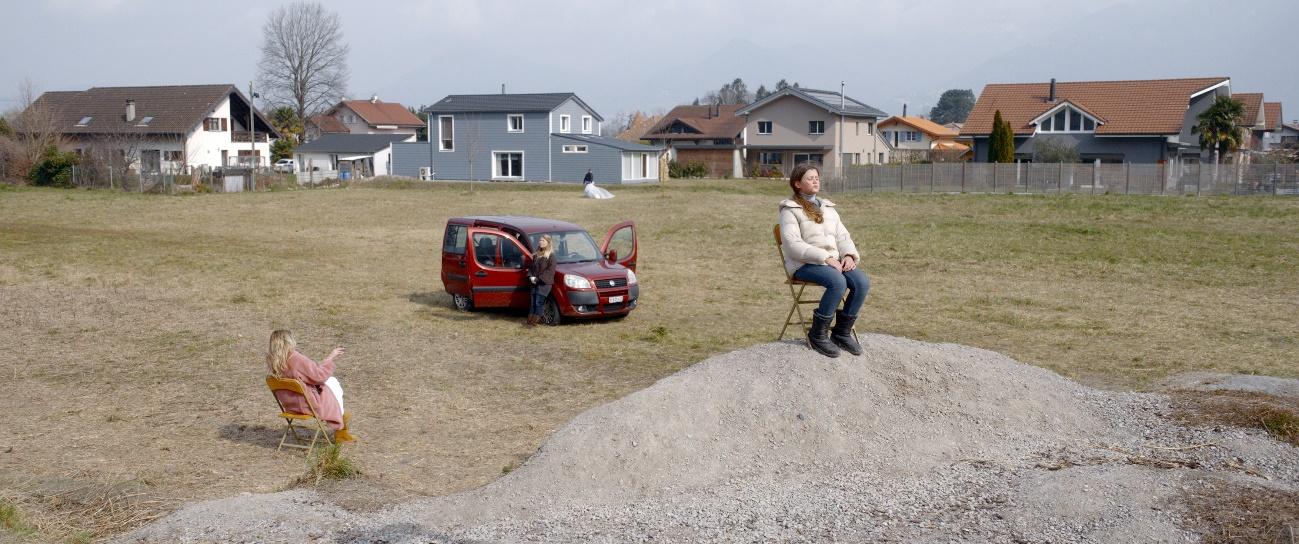 Uma imagem com exterior, céu, relva, terra

Descrição gerada automaticamente